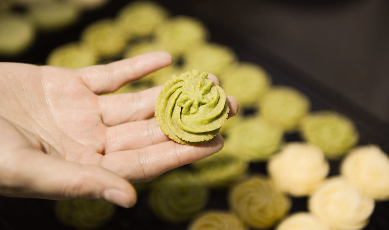 Matcha culinar: de câte feluri este și cum îl folosiți în bucătărie